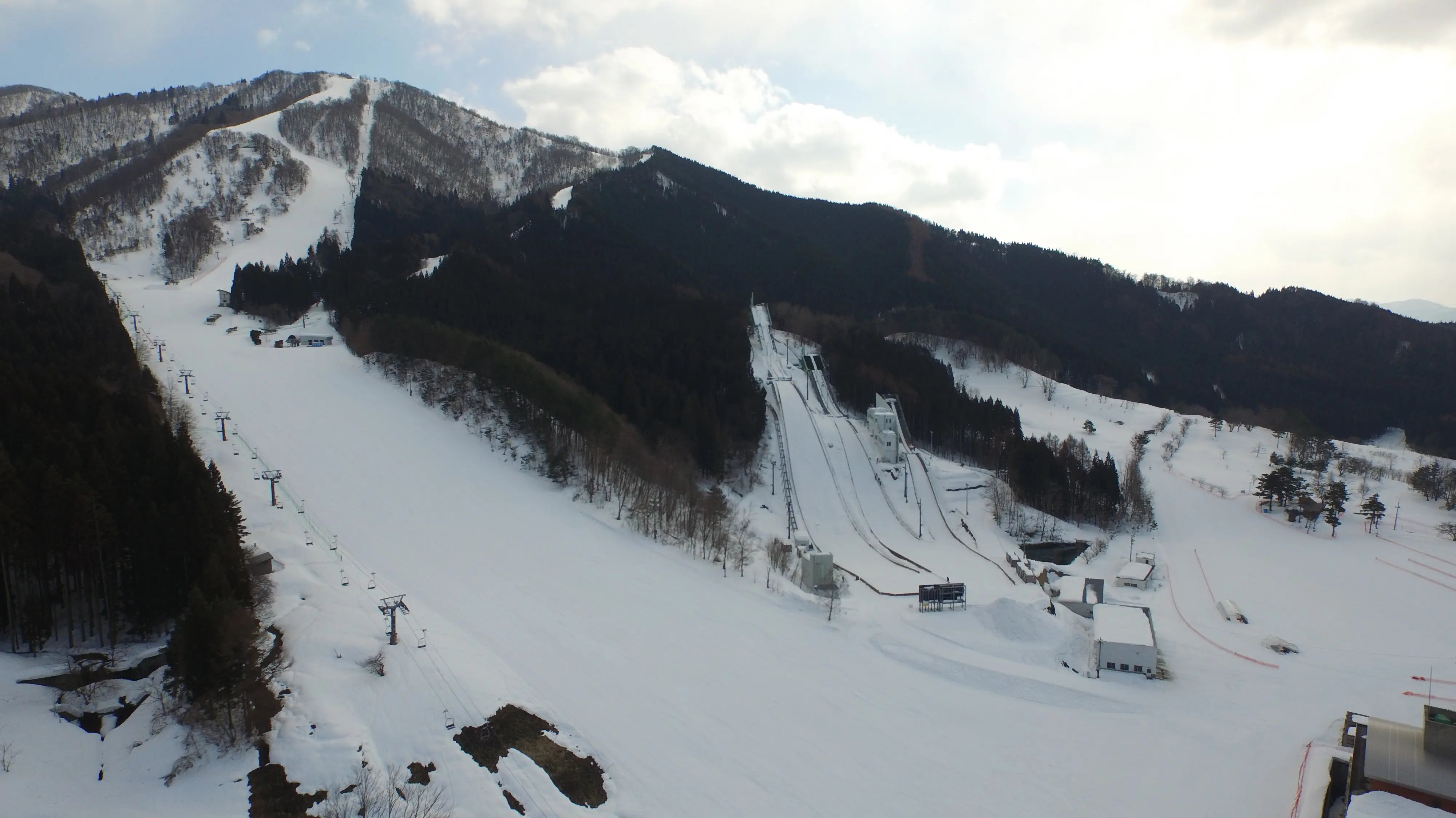 ⛷️ 하나와 스키장 이미지 2